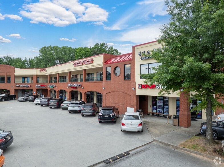 5953 Buford Hwy NE, Doraville, GA for lease - Building Photo - Image 3 of 15