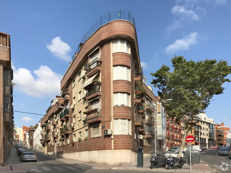 Calle de las Almortas, 16, Madrid, Madrid à louer - Photo du bâtiment - Image 2 de 2