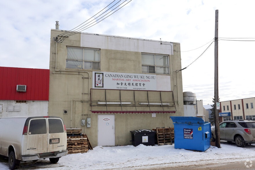 10712 98 St NW, Edmonton, AB à vendre - Photo du bâtiment - Image 3 de 3