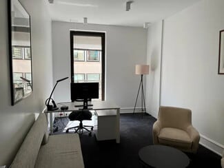 More details for 40 Rue La Pérouse, Paris - Office for Lease
