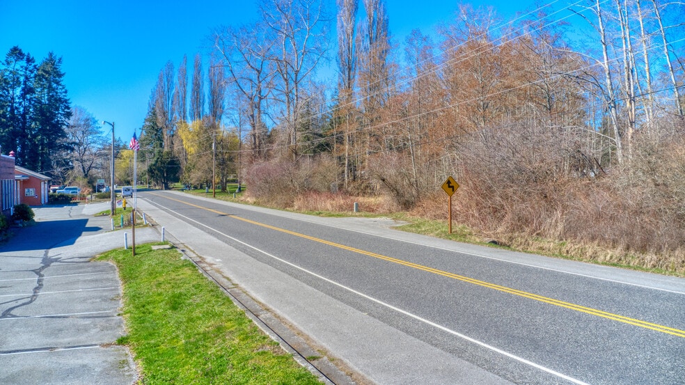 1438 Gulf rd, Point Roberts, WA for sale - Primary Photo - Image 2 of 6