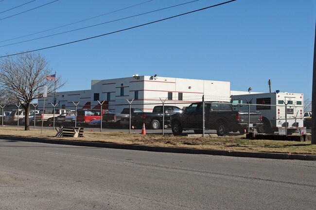 Plus de détails pour 1610 NE 4th St, Oklahoma City, OK - Industriel à louer