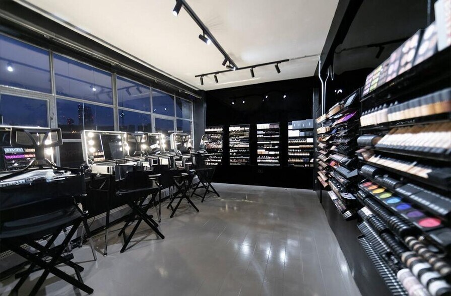 36-42 New Inn Yard, London for lease - Building Photo - Image 2 of 19