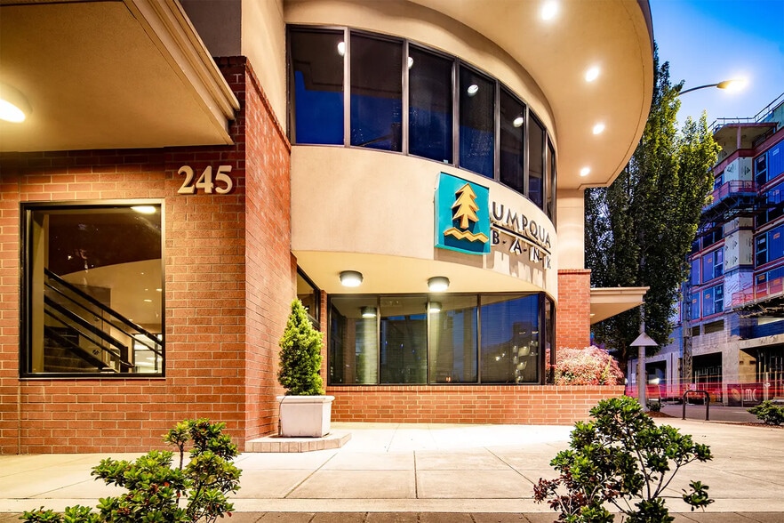 245 Commercial St SE, Salem, OR for lease - Building Photo - Image 1 of 19