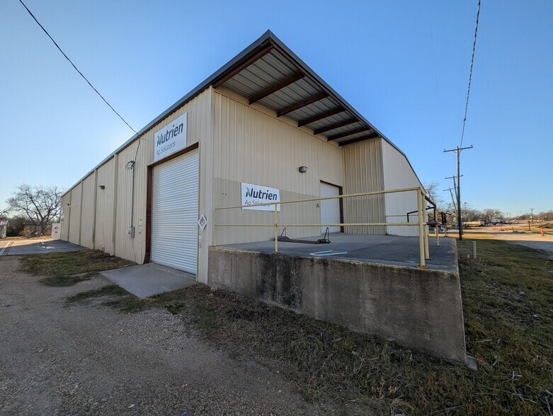 602 Avenue B, Moody, TX for sale - Building Photo - Image 2 of 6
