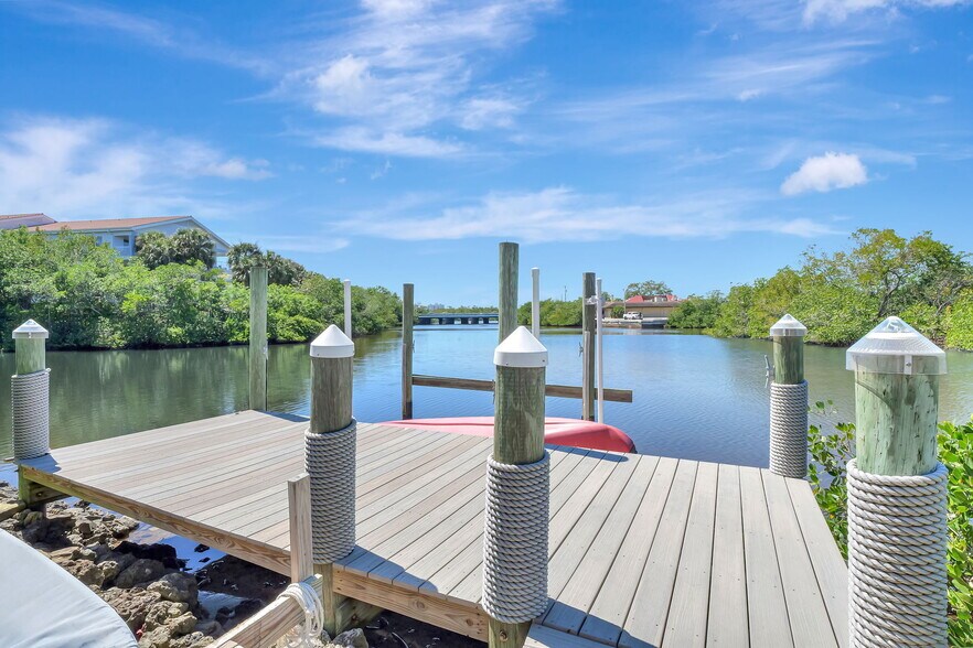 193 Cocohatchee St, Naples, FL à vendre - Photo du bâtiment - Image 2 de 70