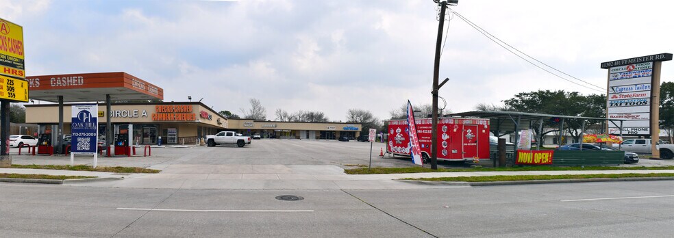 11302-11332 Huffmeister Rd, Houston, TX à louer - Photo du bâtiment - Image 2 de 4