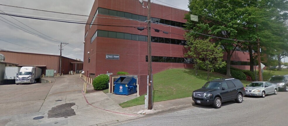 323 E Tyler St, Longview, TX à louer - Photo du bâtiment - Image 2 de 3