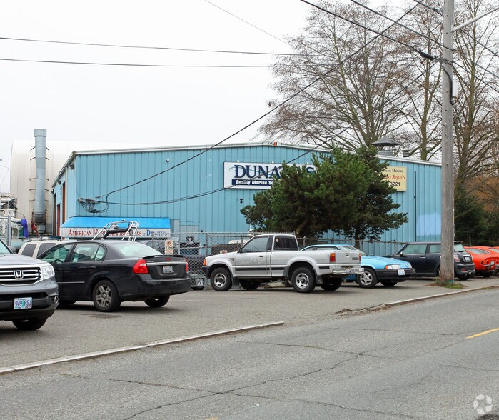 2309 N Northlake Way, Seattle, WA à vendre - Photo du bâtiment - Image 2 de 4