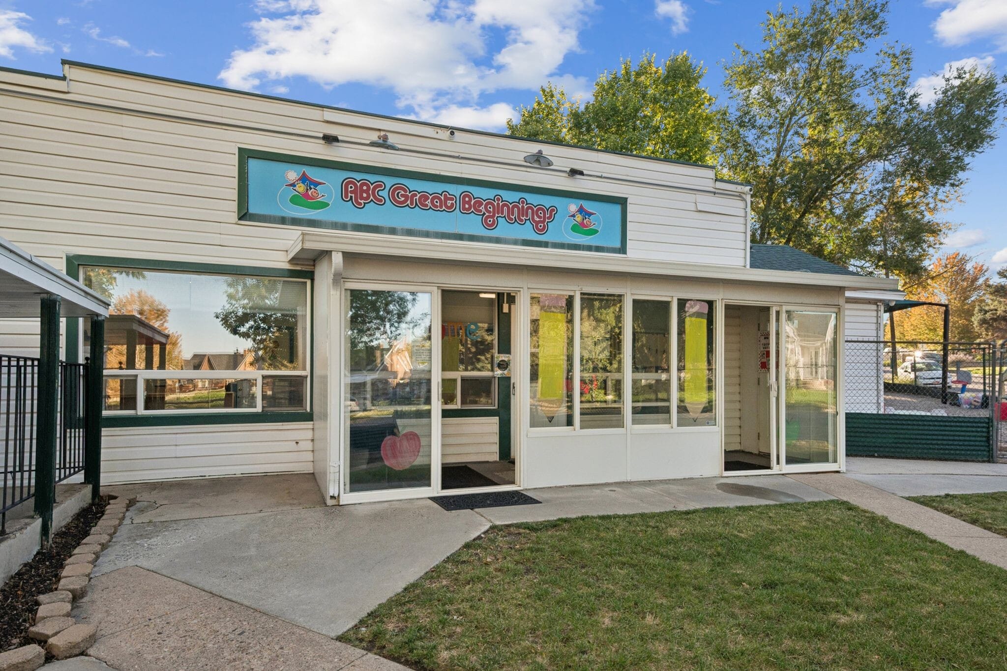 302 Chimes View Dr, South Ogden, UT for sale Primary Photo- Image 1 of 38