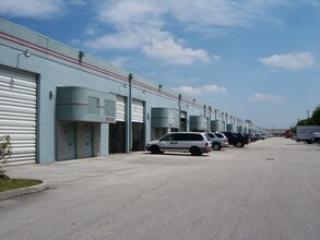 6991-6995 NW 82nd Ave, Miami, FL for lease Building Photo- Image 2 of 12