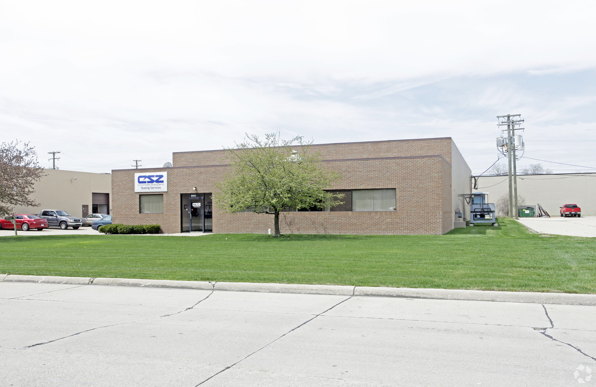 44461 Phoenix Dr, Sterling Heights, MI for lease Primary Photo- Image 1 of 3