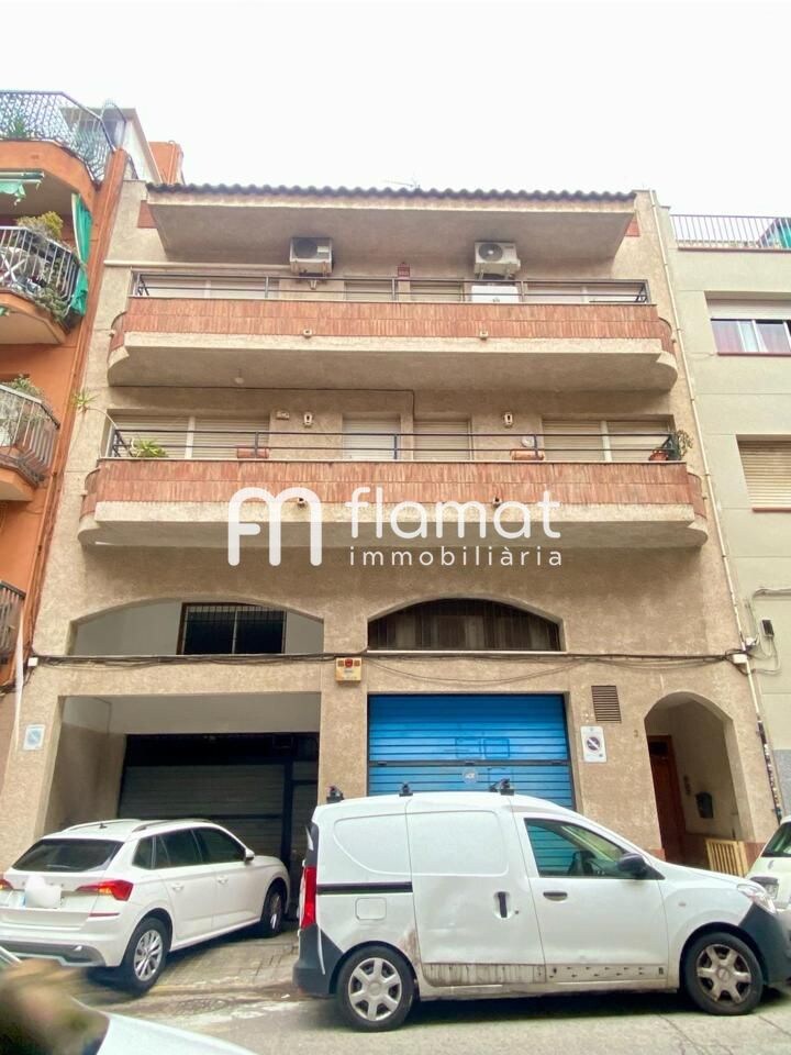 Multifamily in Badalona, Barcelona for sale Primary Photo- Image 1 of 4