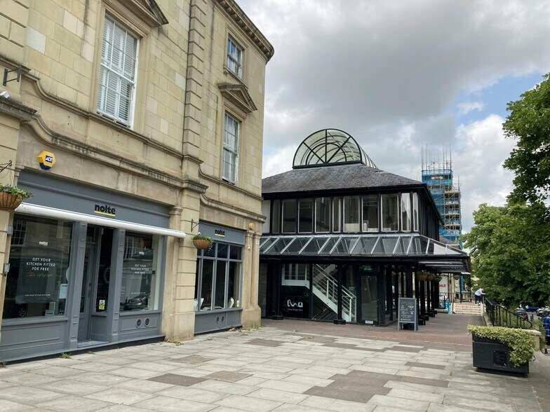 Montpellier St, Cheltenham à louer - Photo du bâtiment - Image 2 de 7