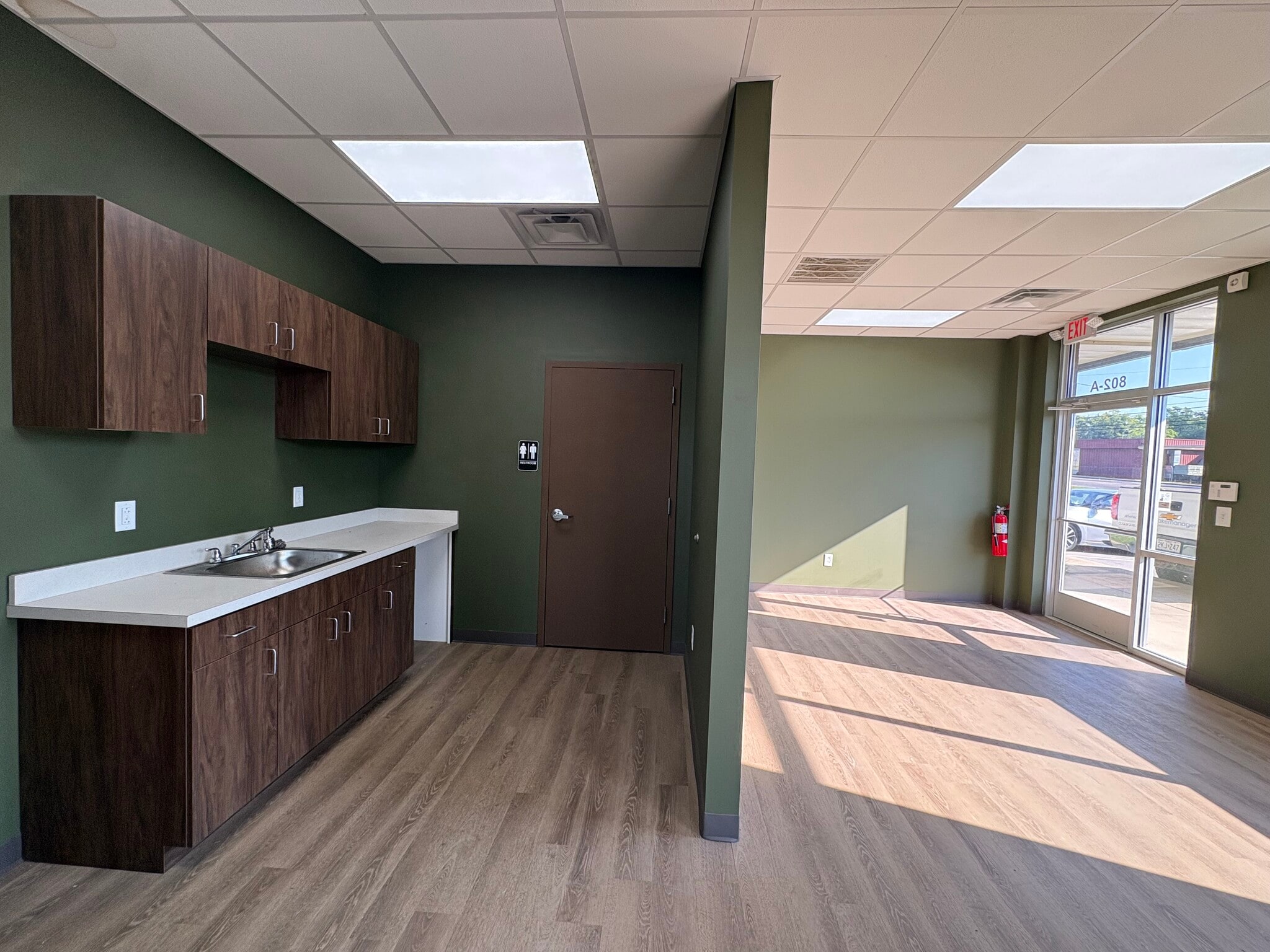 802 N Cumberland St, Lebanon, TN for lease Interior Photo- Image 1 of 6