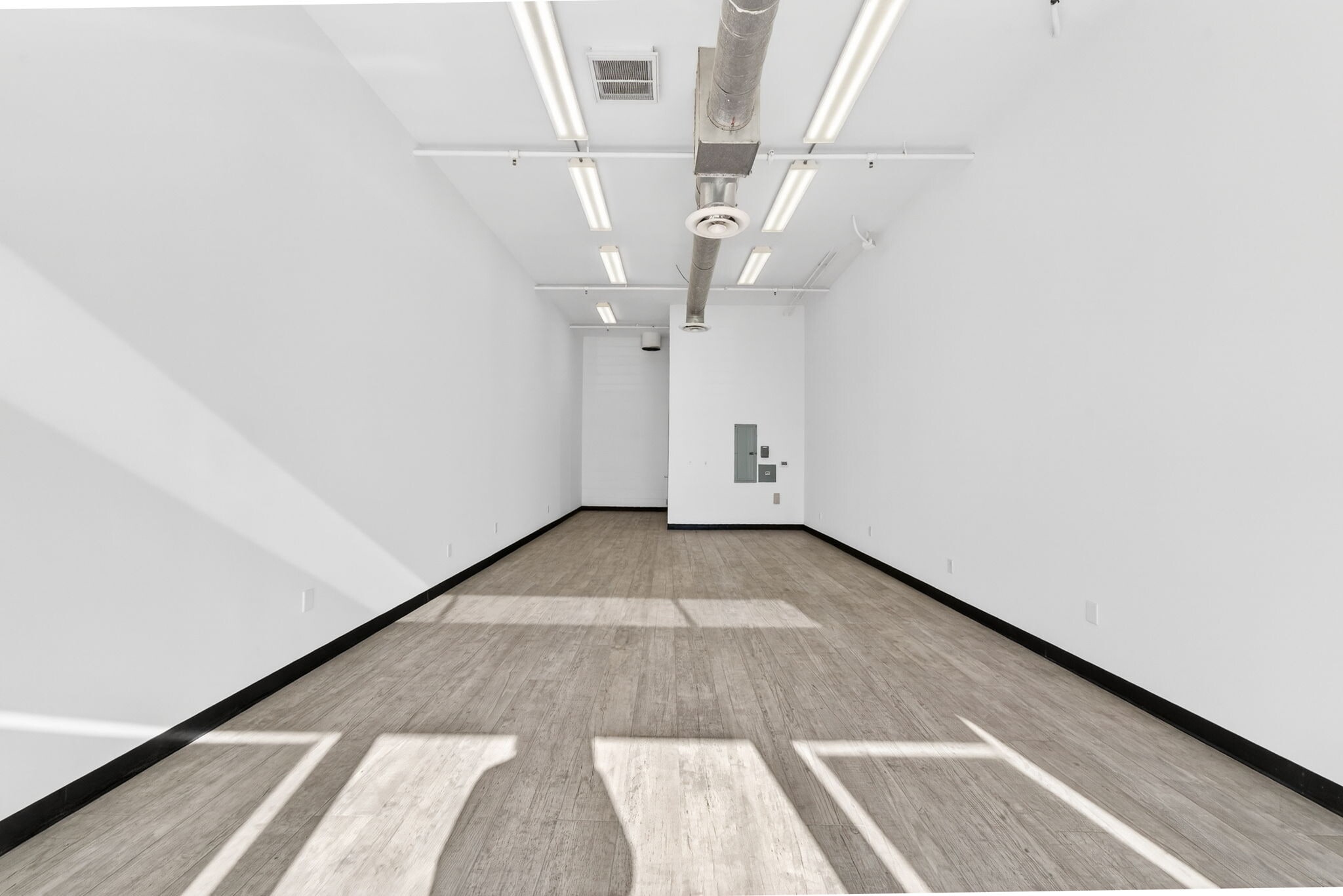 6115 Santa Monica Blvd, Los Angeles, CA à louer Photo intérieure- Image 1 de 12