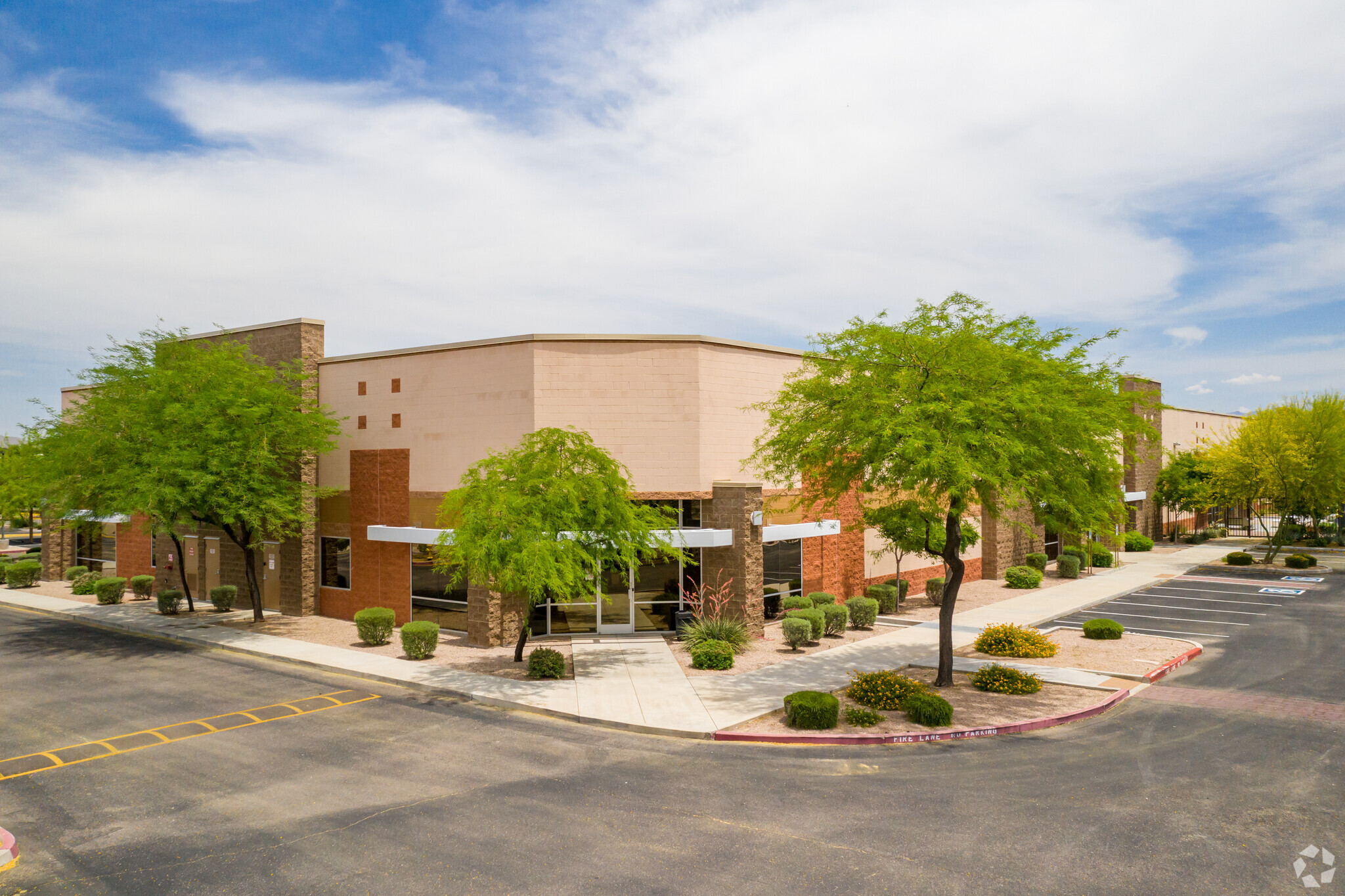 7457 E Hampton Ave, Mesa, AZ à vendre Photo principale- Image 1 de 1