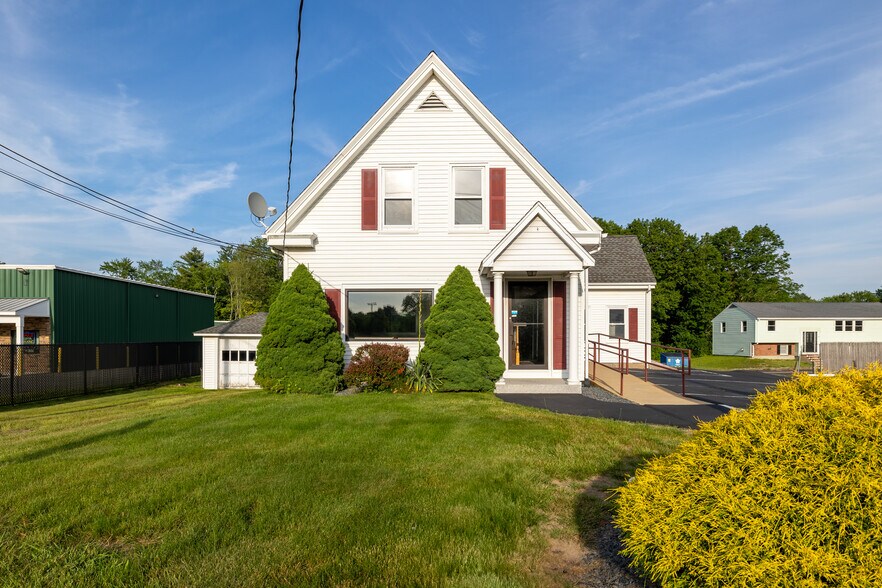 293 Bedford St, Whitman, MA à vendre - Photo du bâtiment - Image 2 de 25