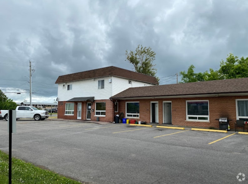 1144 Division St, Cobourg, ON for sale - Building Photo - Image 3 of 9
