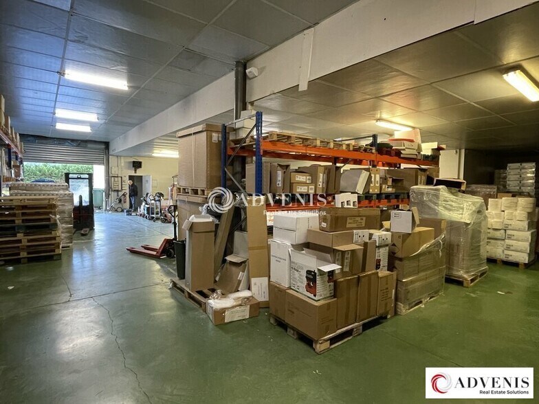 Flex in Pessac for lease - Building Photo - Image 2 of 6