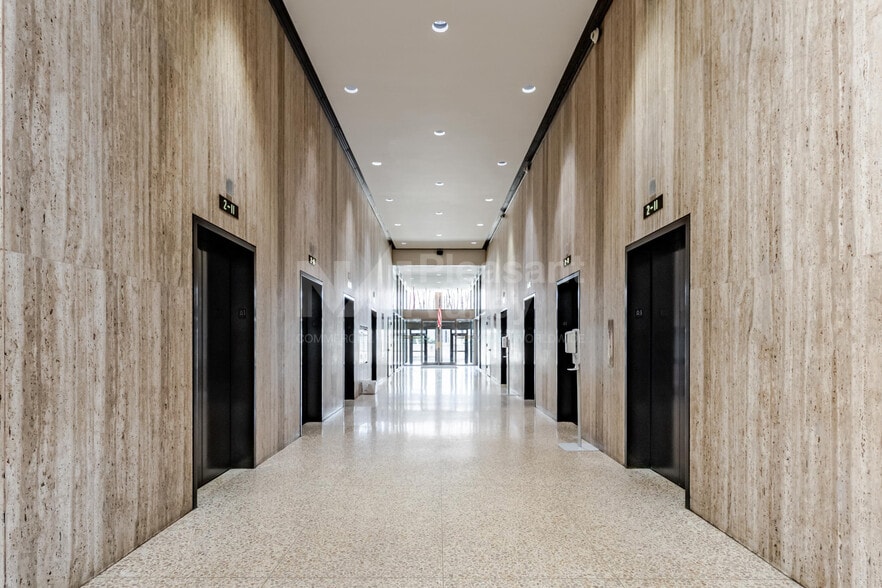 1 Cascade Plz, Akron, OH for lease - Interior Photo - Image 3 of 12