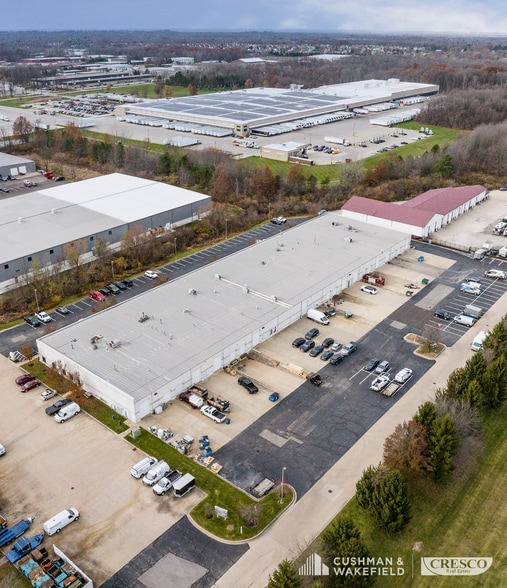 2575-2597 Center Rd, Hinckley, OH for lease - Building Photo - Image 2 of 2