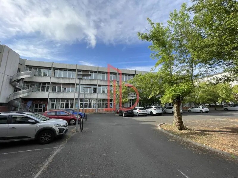 Office in Bordeaux for lease Building Photo- Image 1 of 7