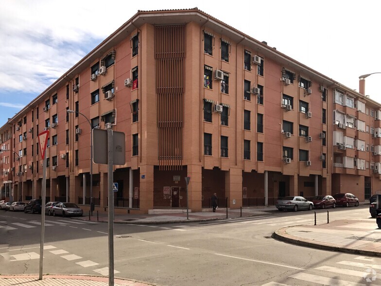 Multifamily in Fuenlabrada, MAD for sale - Primary Photo - Image 1 of 1