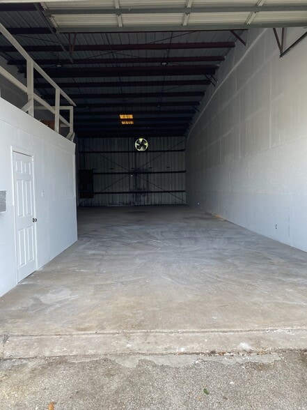 615-629 Leago St, Houston, TX à louer - Photo du bâtiment - Image 3 de 11