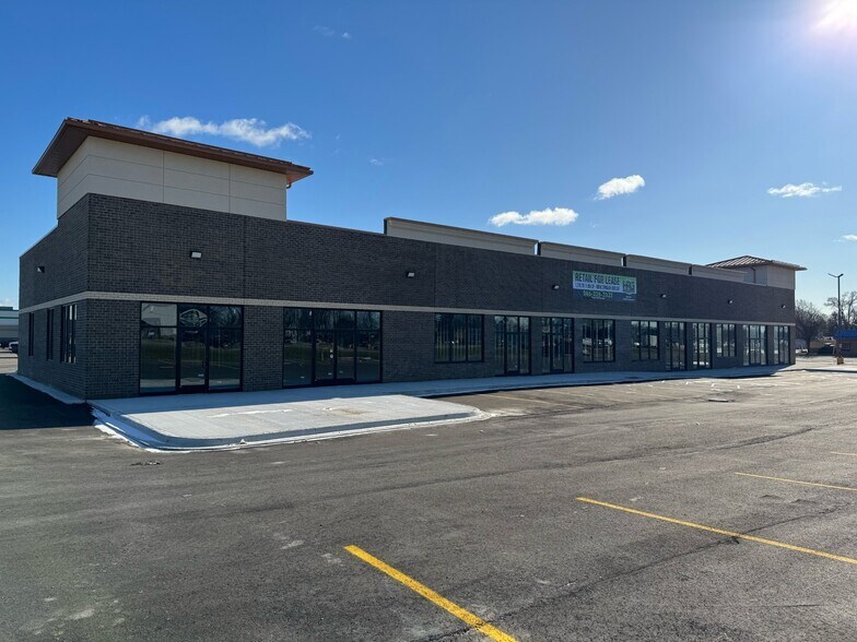 10-90 N Groesbeck Hwy, Mount Clemens, MI à louer - Photo du bâtiment - Image 1 de 12
