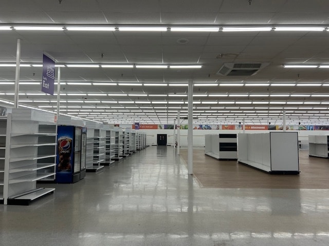 6830-6855 SE Maricamp Rd, Ocala, FL for lease - Interior Photo - Image 3 of 8