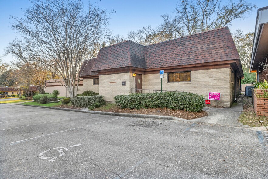 1612 W Plaza Dr, Tallahassee, FL à vendre - Photo du bâtiment - Image 1 de 31