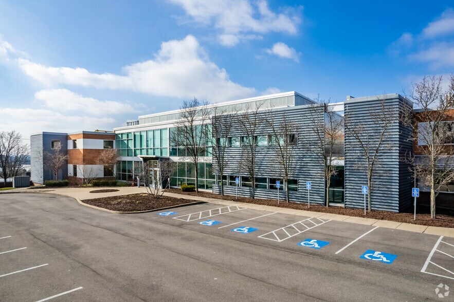 5400 Campbells Run Rd, Pittsburgh, PA à louer - Photo du bâtiment - Image 2 de 11