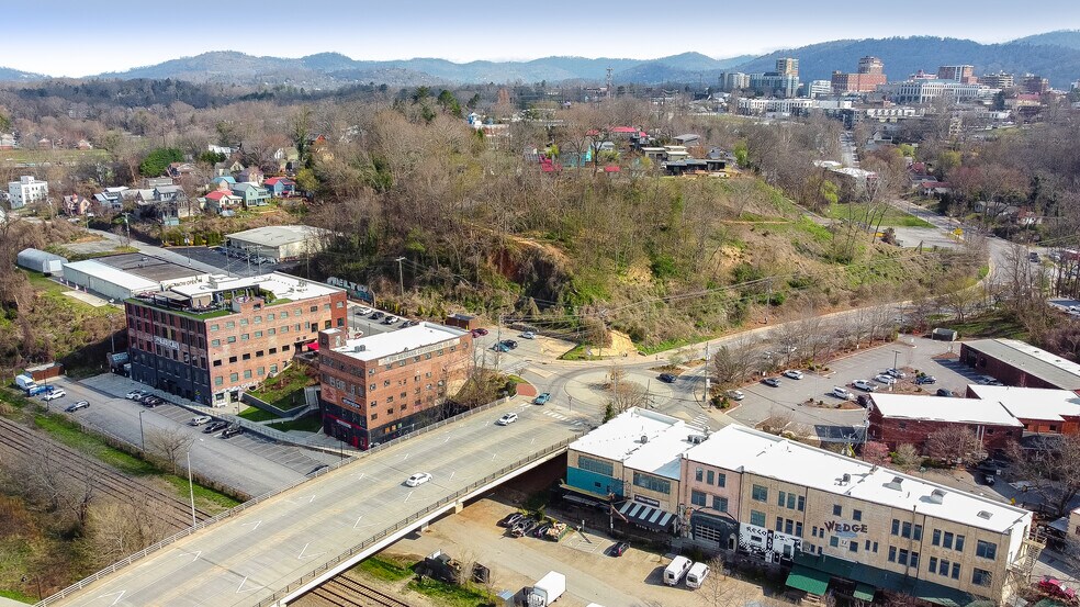 109 Roberts St, Asheville, NC à vendre - Photo du bâtiment - Image 3 de 13