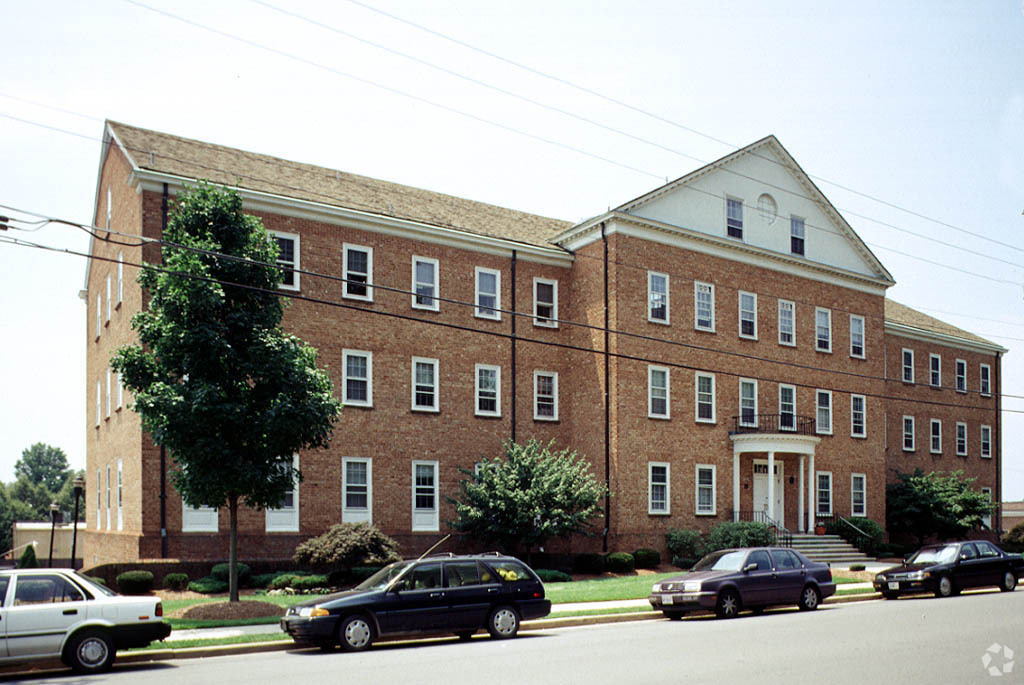 313 Park Ave, Falls Church, VA à vendre Photo principale- Image 1 de 1