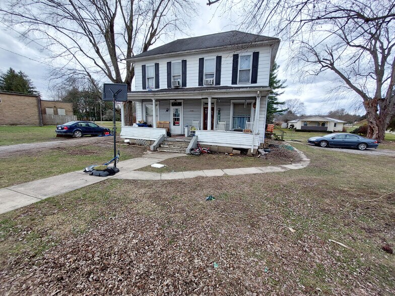 128 N Plains Rd, The Plains, OH à vendre - Photo du bâtiment - Image 2 de 3