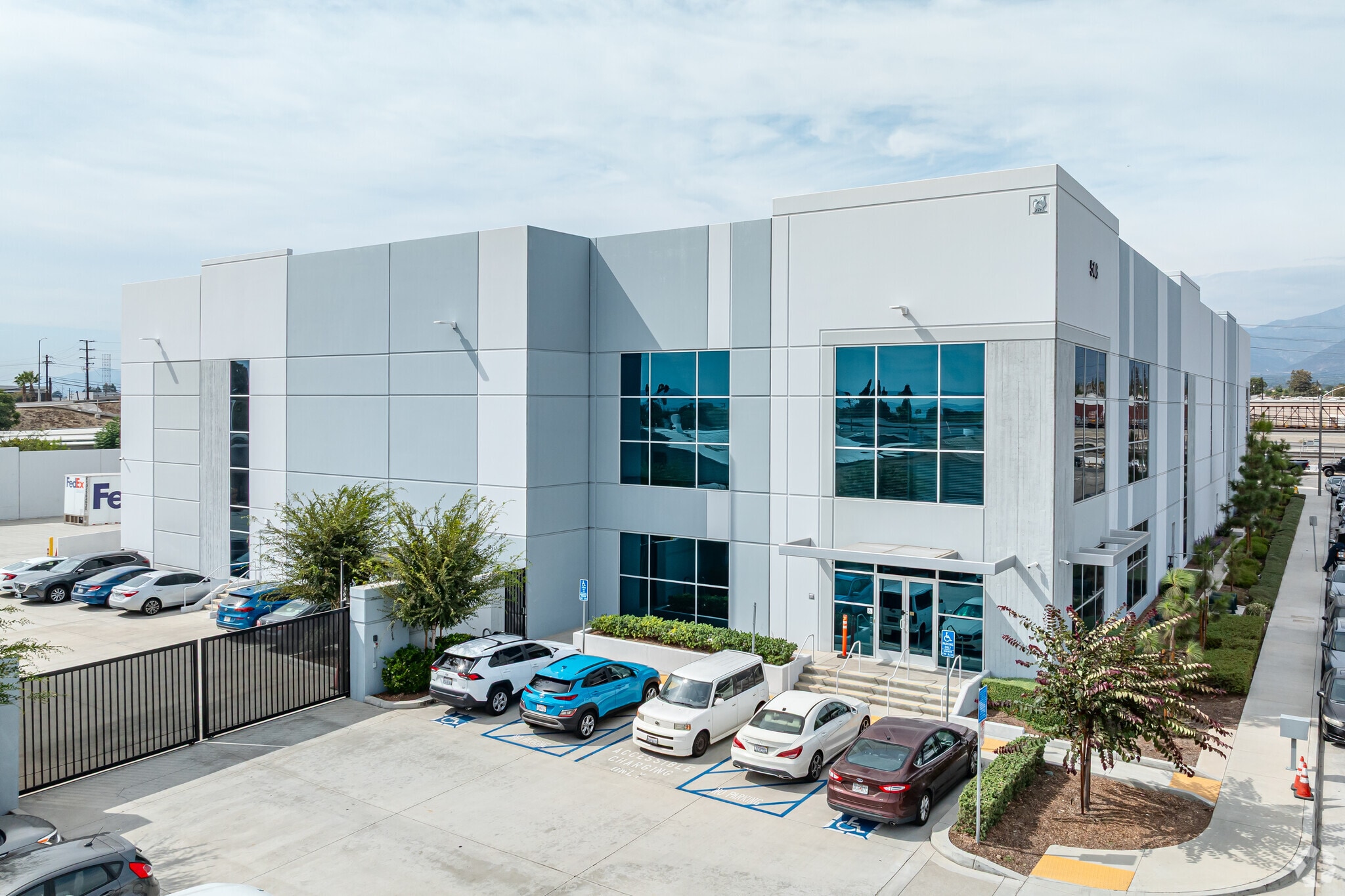 508 S Palmetto Ave, Ontario, CA for lease Primary Photo- Image 1 of 5