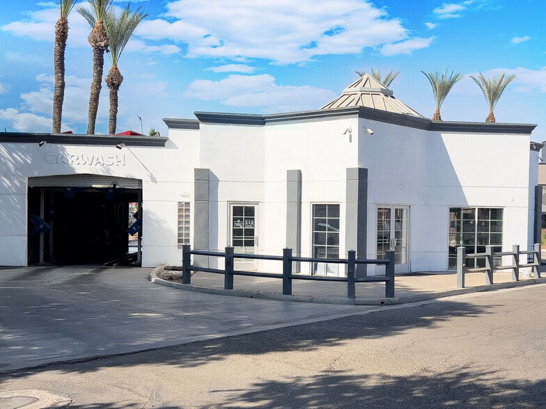 1697 W Lacey Blvd, Hanford, CA à vendre - Photo du bâtiment - Image 2 de 44