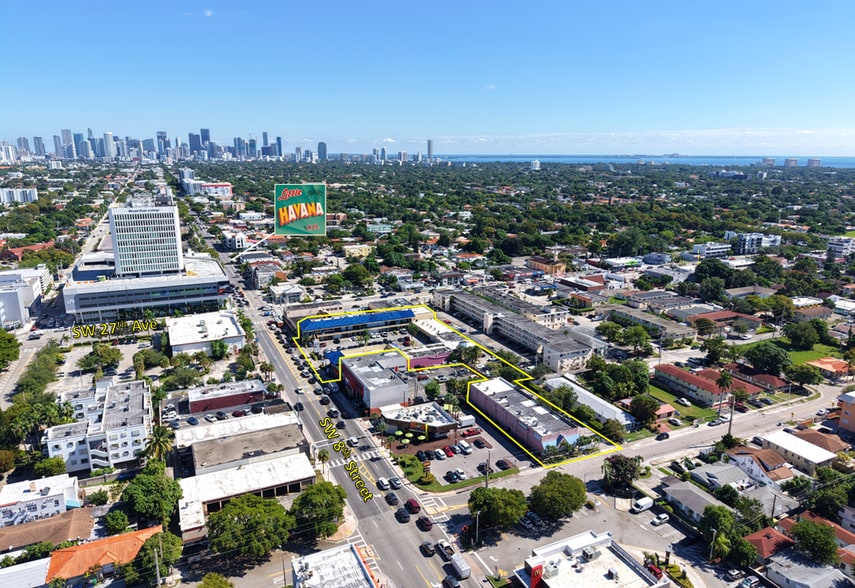 2742 SW 8th St, Miami, FL for sale - Building Photo - Image 1 of 10