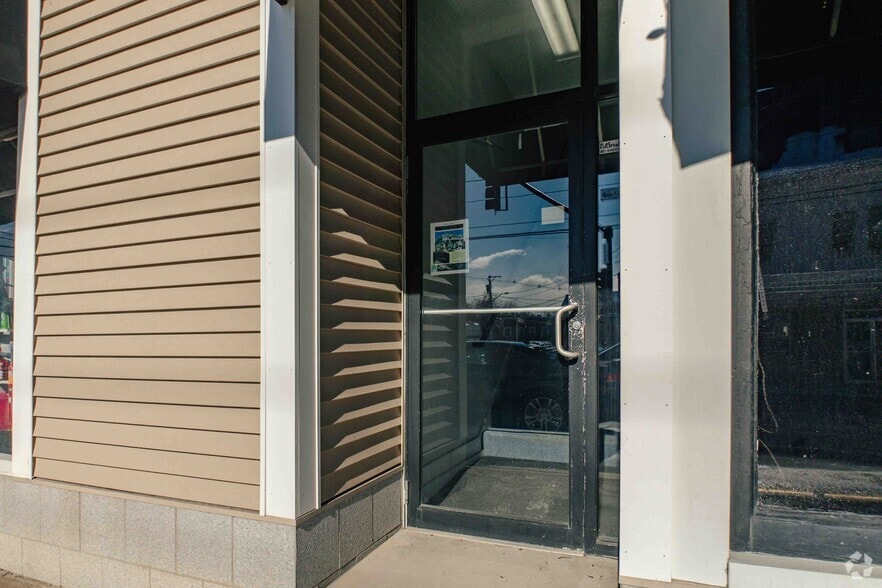 4 High St, Hampton, NH for lease - Building Photo - Image 3 of 5