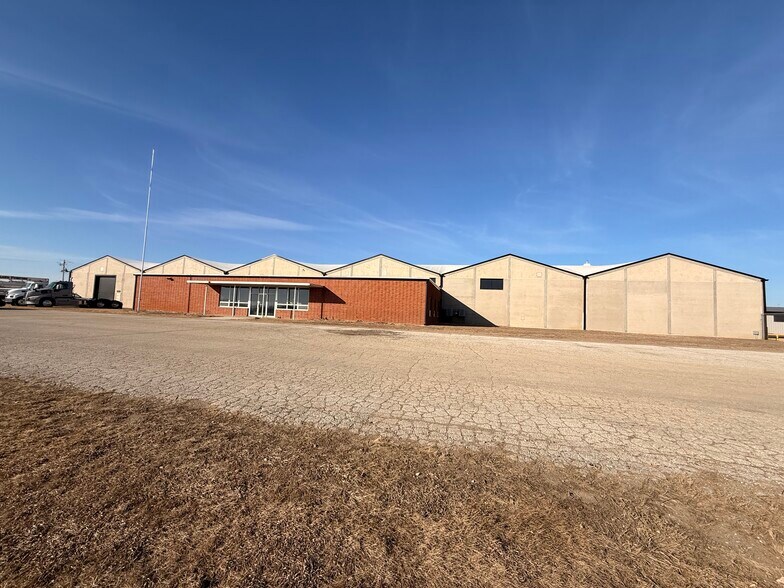 1709 E Hwy 20, Lawton, IA à louer - Photo du bâtiment - Image 2 de 16