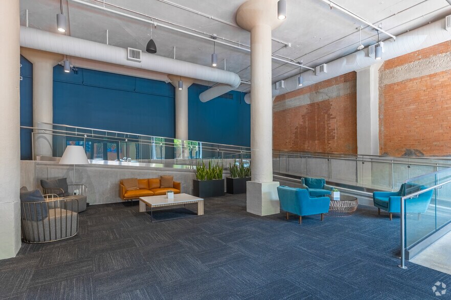 1701 N Market St, Dallas, TX à louer - Hall d’entrée - Image 3 de 13