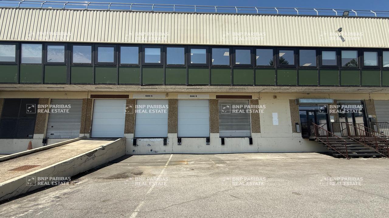 Office in Vitry-sur-Seine for lease Building Photo- Image 1 of 12