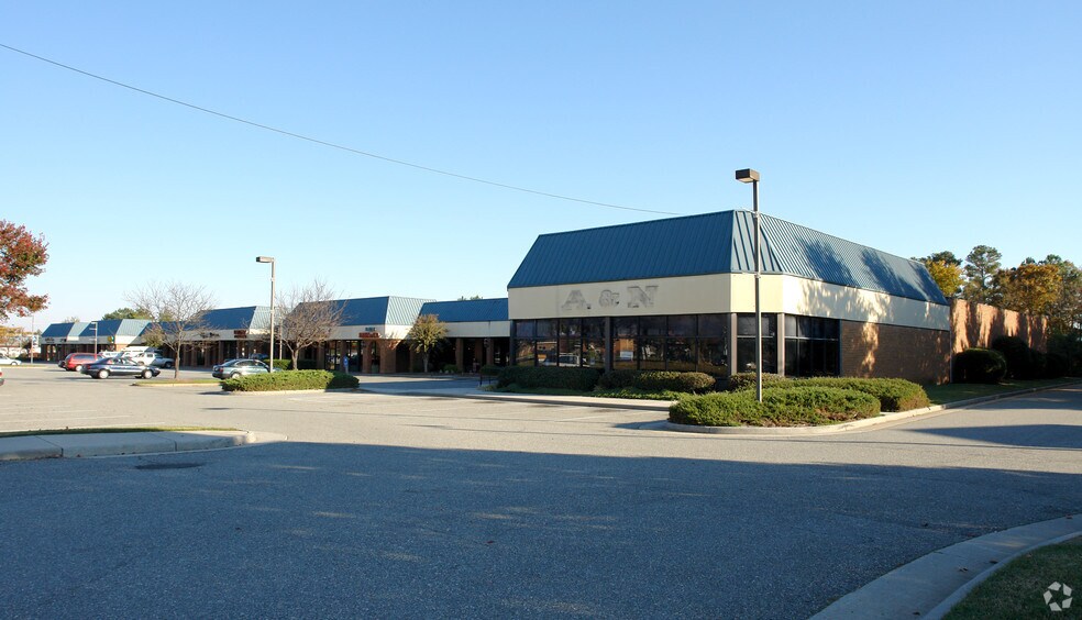 6500-6536 Richmond Rd, Williamsburg, VA à louer - Photo du bâtiment - Image 1 de 4