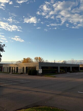 Plus de détails pour 4709 Crossroads Park Dr, Liverpool, NY - Bureau à louer