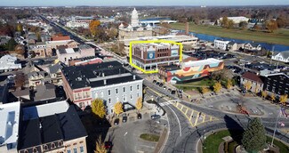 Plus de détails pour 107 W Main St, Troy, OH - Commerce de détail à louer