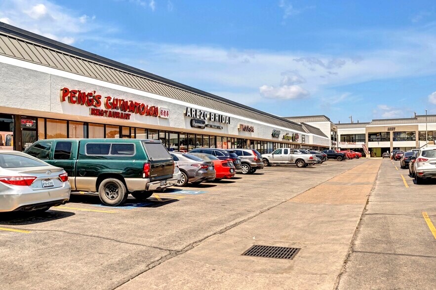 3200-3299 Wurzbach Rd, San Antonio, TX à louer - Photo du bâtiment - Image 3 de 8