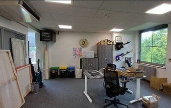 Broadway, Letchworth Garden City for lease Interior Photo- Image 2 of 2