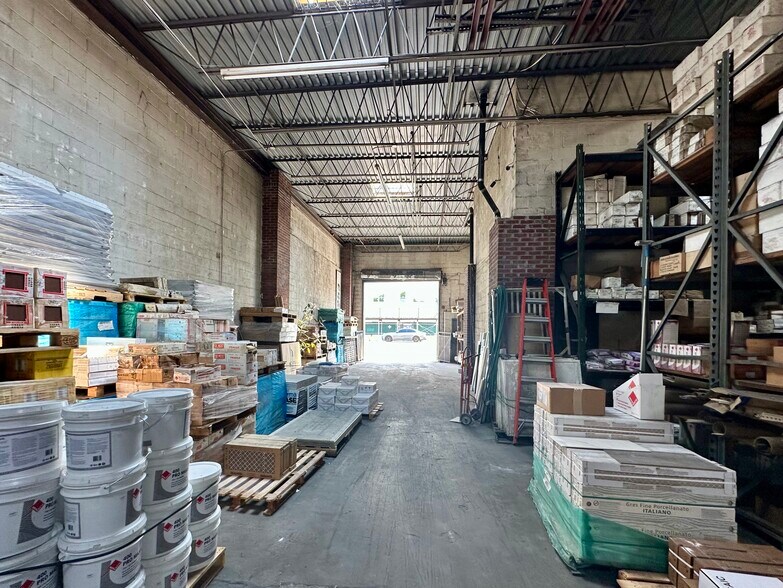 51-23 Northern Blvd, Woodside, NY à louer - Photo du bâtiment - Image 3 de 11