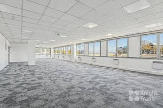 5 Boulevard Des Bouvets, Nanterre for lease Interior Photo- Image 1 of 4